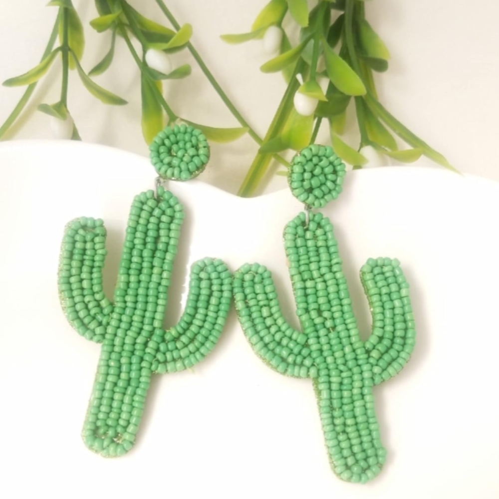 NWT Green Beaded Cactus Earrings Thee Inches - Picture 7 of 9